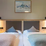 Dorfchalets & - In Centre Including Free Entry Tauern And Summer Card *