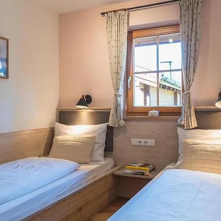 Dorfchalets & - Authentic Experience In Centre Of Including Tauernspa And Summercard Apartment Kaprun