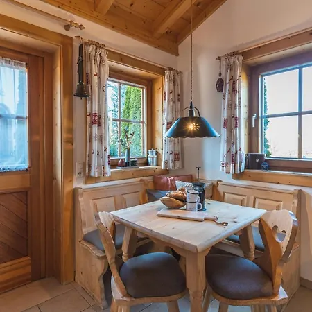 Апартаменты Dorfchalets & - In Centre Including Free Entry Tauern And Summer Card Капрун