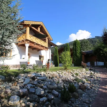 Apartment Dorfchalets & - Authentic Experience In Centre Of Including Tauernspa And Summercard