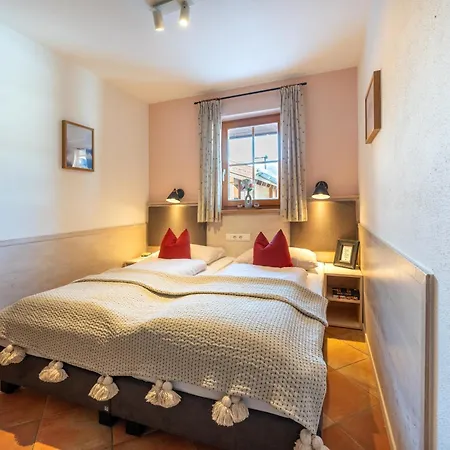 Apartment Dorfchalets & - Authentic Experience In Centre Of Including Tauernspa And Summercard Kaprun