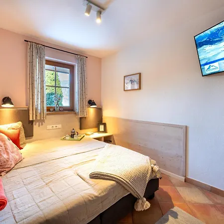 Apartment Dorfchalets & - Authentic Experience In Centre Of Including Tauernspa And Summercard