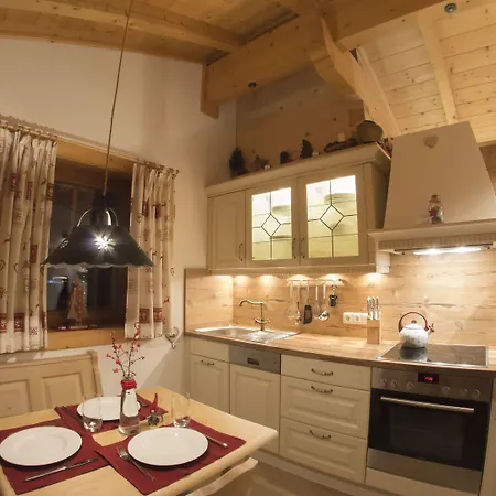 Dorfchalets & - In Centre Including Free Entry Tauern And Summer Card アパート カプルーン