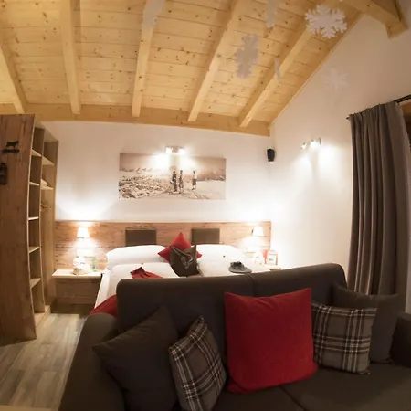 Dorfchalets & - In Centre Including Free Entry Tauern And Summer Card Апартаменты *