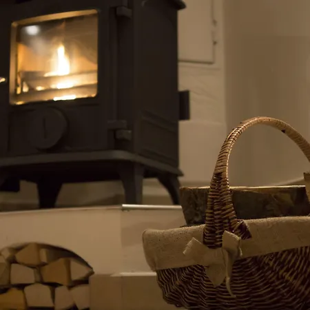 Апартаменты Dorfchalets & - In Centre Including Free Entry Tauern And Summer Card