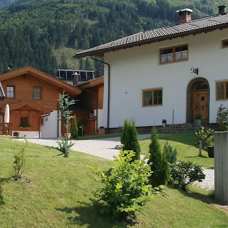 Dorfchalets & - In Centre Including Free Entry Tauern And Summer Card Apartment