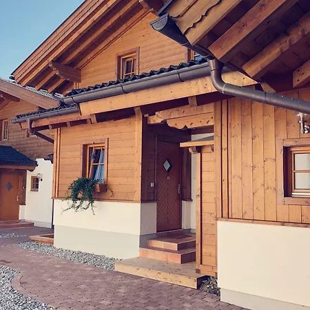 Dorfchalets & - In Centre Including Free Entry Tauern And Summer Card Apartamento