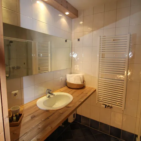Dorfchalets & - In Centre Including Free Entry Tauern And Summer Card *