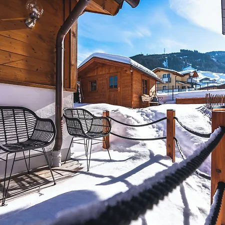 Dorfchalets & - In Centre Including Free Entry Tauern And Summer Card Appartamento *