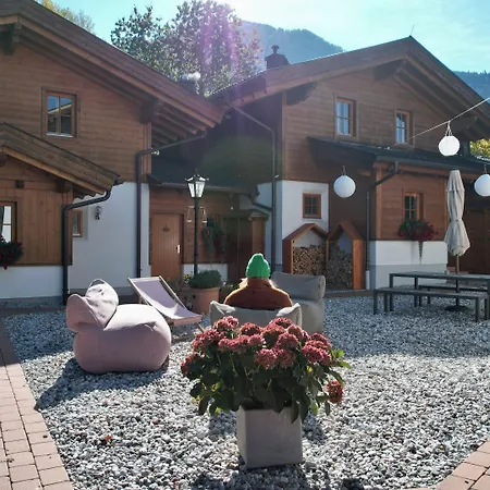 Dorfchalets & - In Centre Including Free Entry Tauern And Summer Card Appartamento *