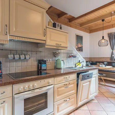 Dorfchalets & - In Centre Including Free Entry Tauern And Summer Card Appartamento Kaprun